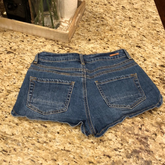 Kendall & Kylie Super High Rise Medium Wash Denim Shorts - Picture 7 of 7